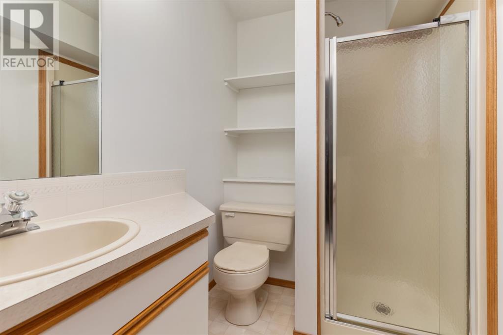 Single Family House Bungalow for Sale in   Avenue Victoria Park Camrose 