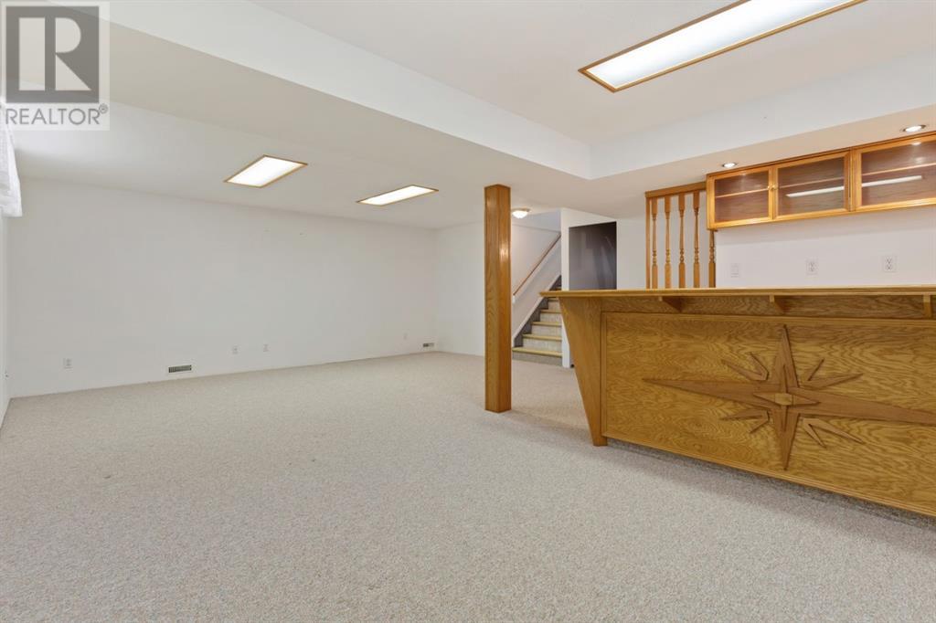 Single Family House Bungalow for Sale in   Avenue Victoria Park Camrose 