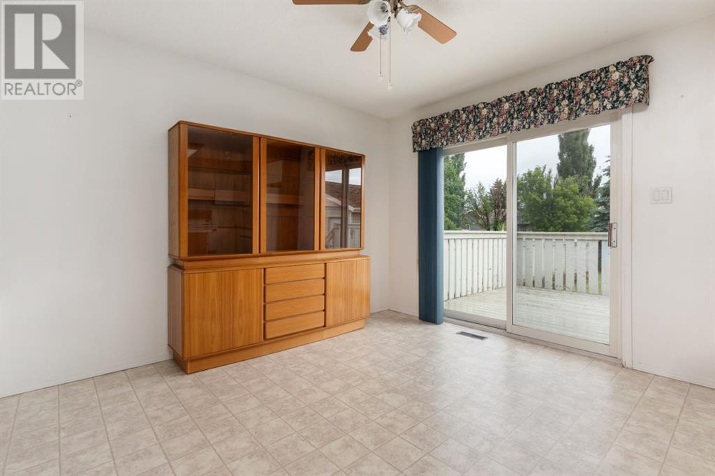 Single Family House Bungalow for Sale in   Avenue Victoria Park Camrose 