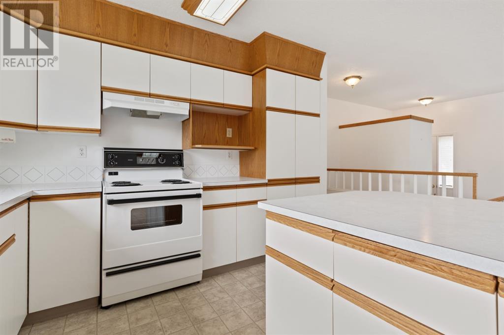 Single Family House Bungalow for Sale in   Avenue Victoria Park Camrose 