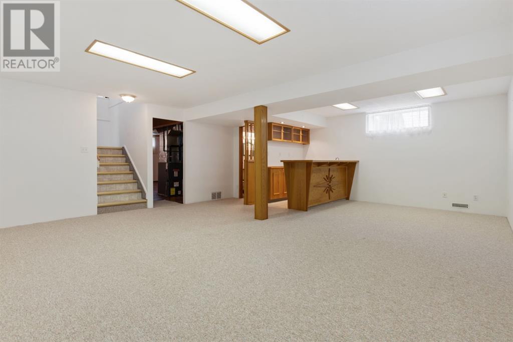 Single Family House Bungalow for Sale in   Avenue Victoria Park Camrose 