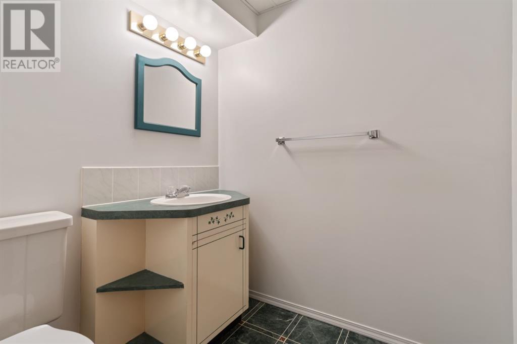 Single Family House Bungalow for Sale in   Avenue Victoria Park Camrose 