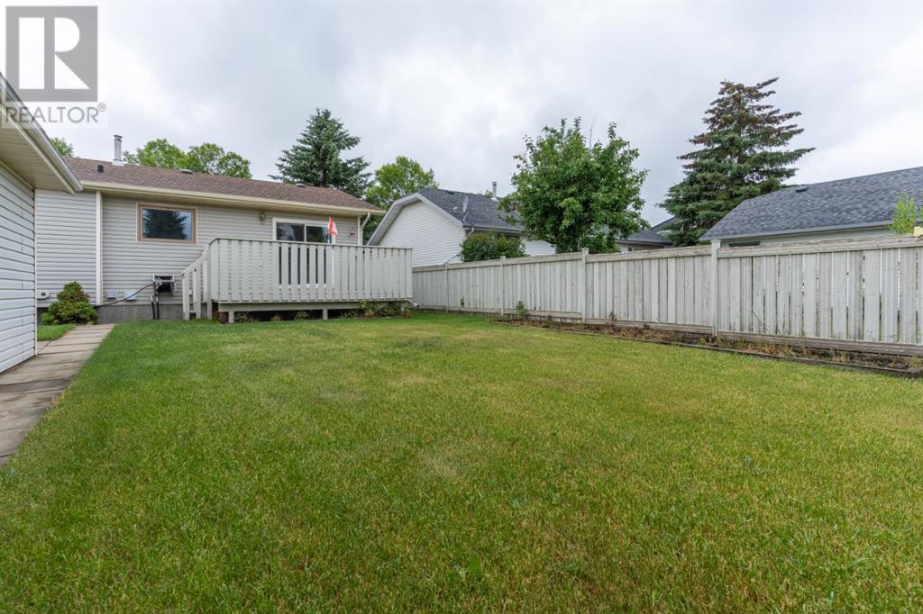 Single Family House Bungalow for Sale in   Avenue Victoria Park Camrose 