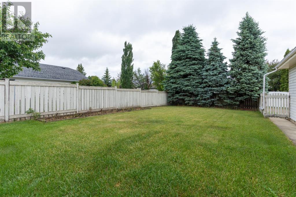 Single Family House Bungalow for Sale in   Avenue Victoria Park Camrose 