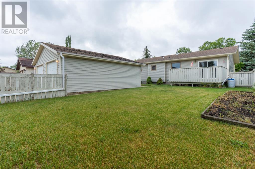 Single Family House Bungalow for Sale in   Avenue Victoria Park Camrose 
