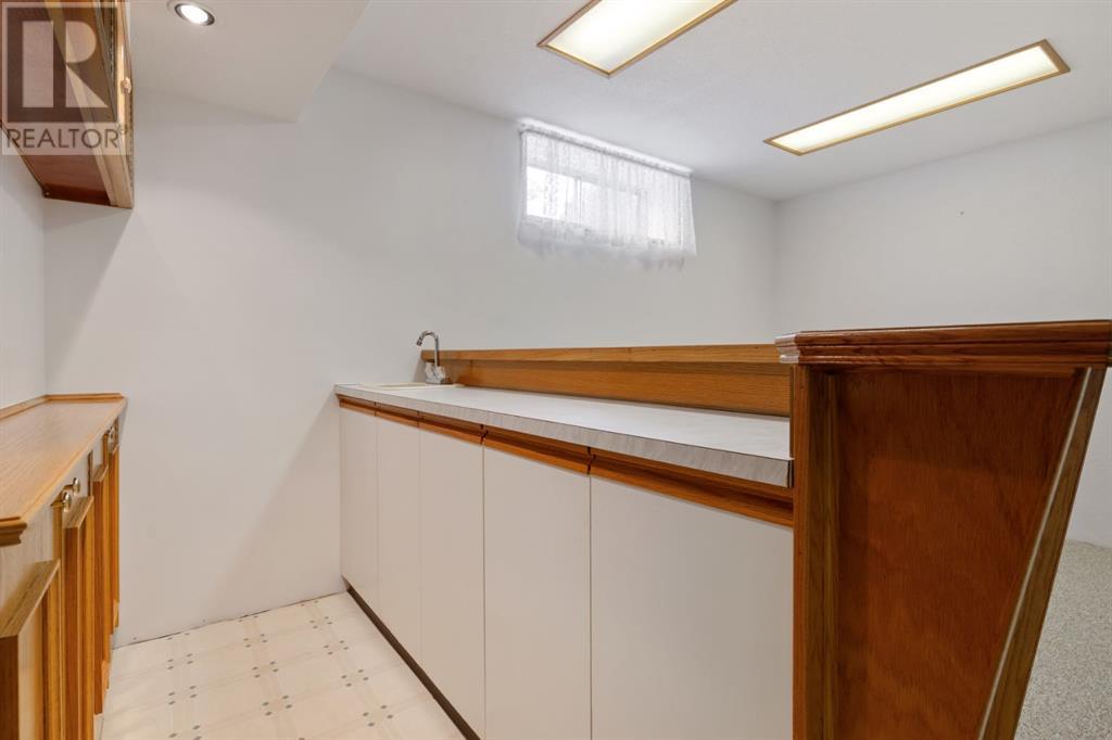 Single Family House Bungalow for Sale in   Avenue Victoria Park Camrose 