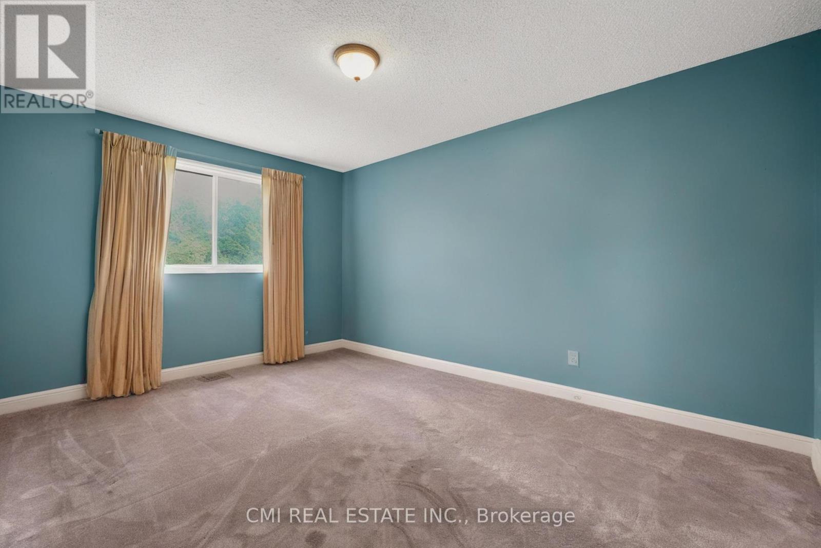 Photo 4 of 864 Lebanon Drive, Innisfil ON