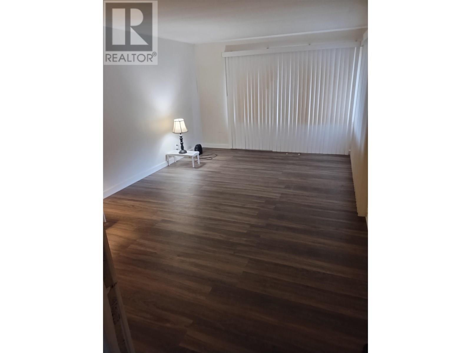 194 1413 SUNSHINE COAST HIGHWAY, Gibsons