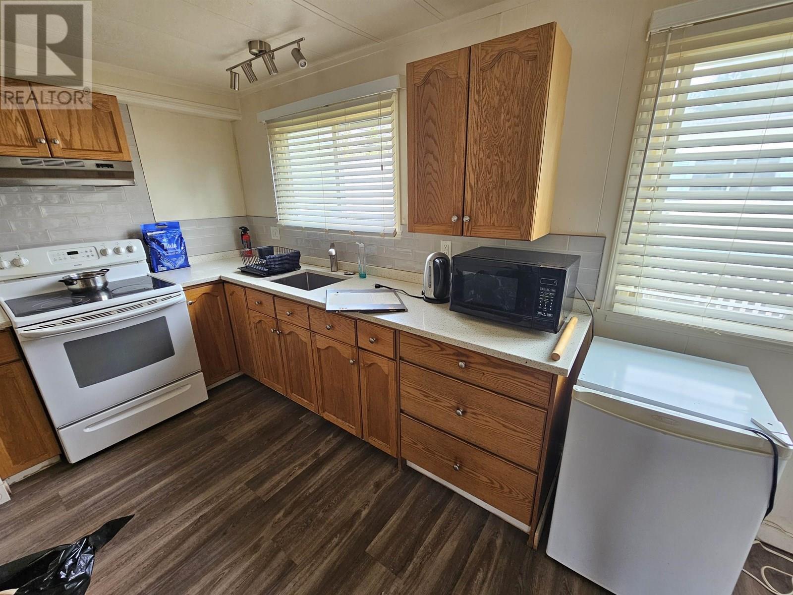 194 1413 SUNSHINE COAST HIGHWAY, Gibsons