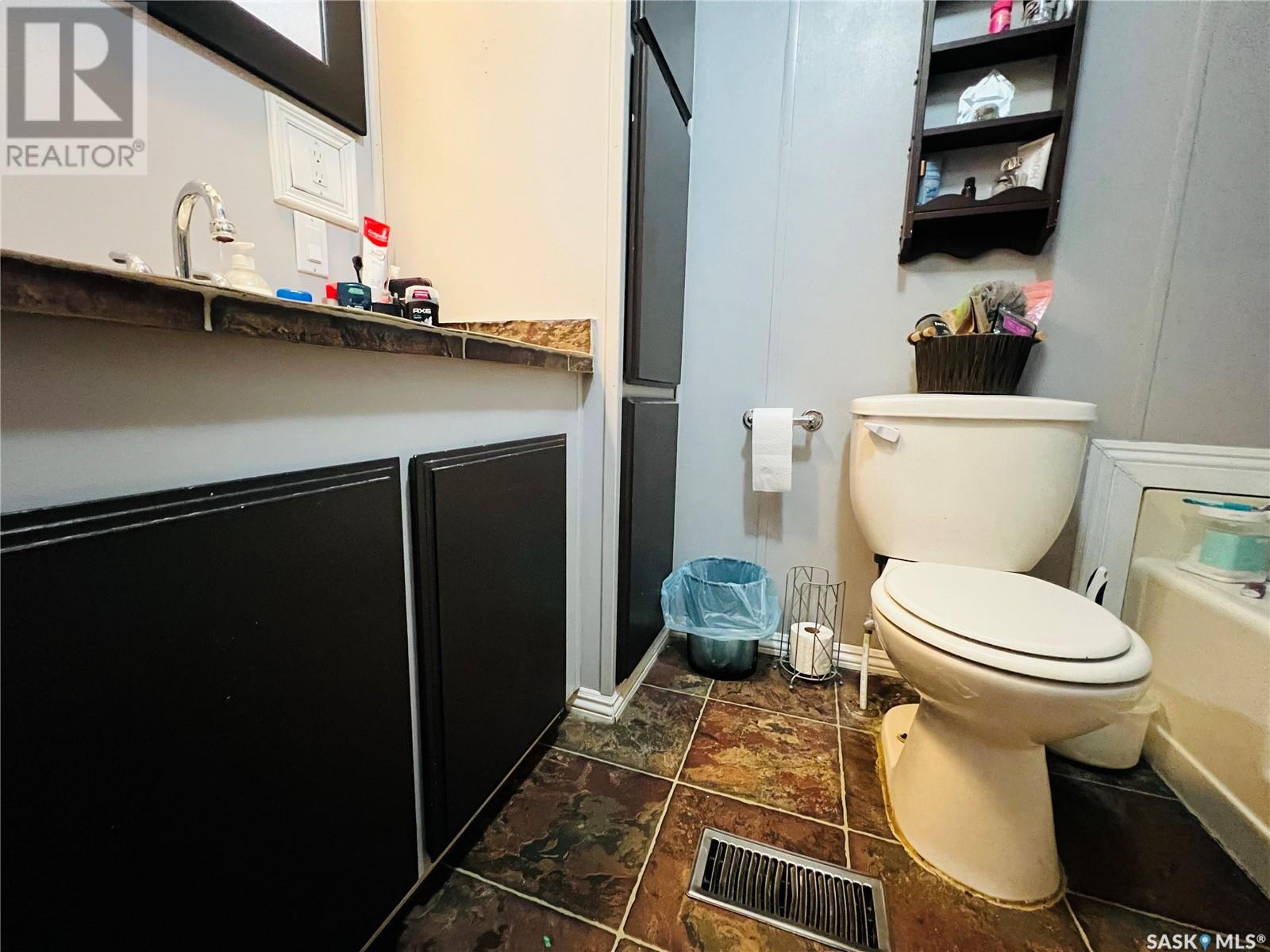 Single Family House Mobile Home for Sale in #   th AVENUE NW Swift Current 