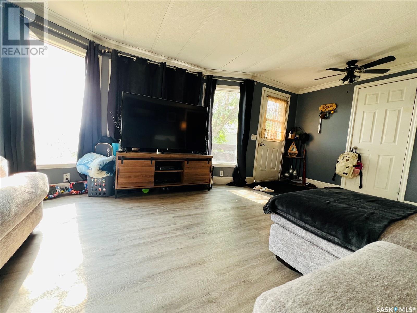 Single Family House Mobile Home for Sale in #   th AVENUE NW Swift Current 