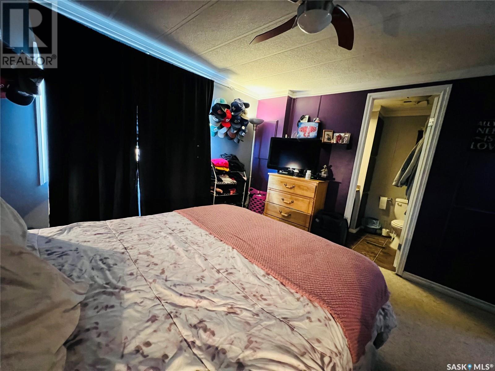 Single Family House Mobile Home for Sale in #   th AVENUE NW Swift Current 