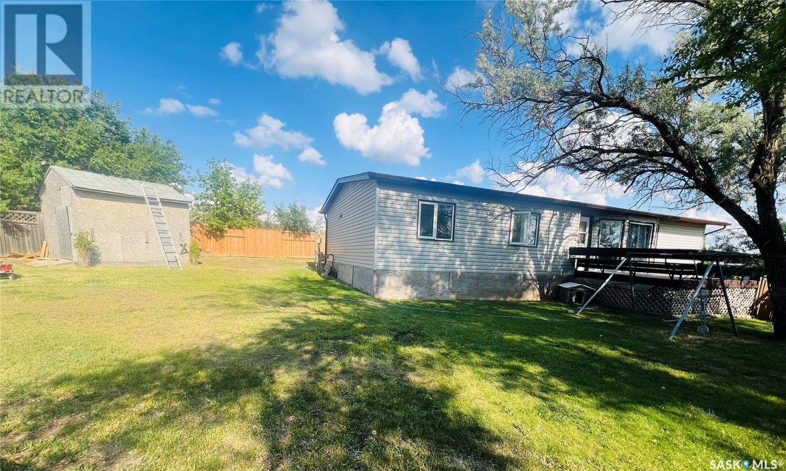 Single Family House Mobile Home for Sale in #   th AVENUE NW Swift Current 
