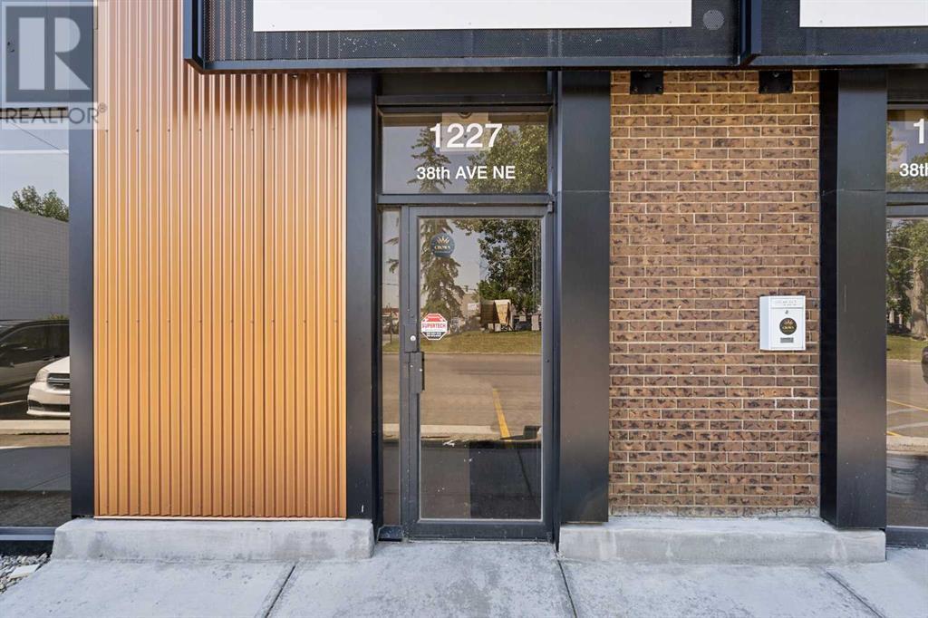 1227 38 Avenue NE, Calgary, Alberta