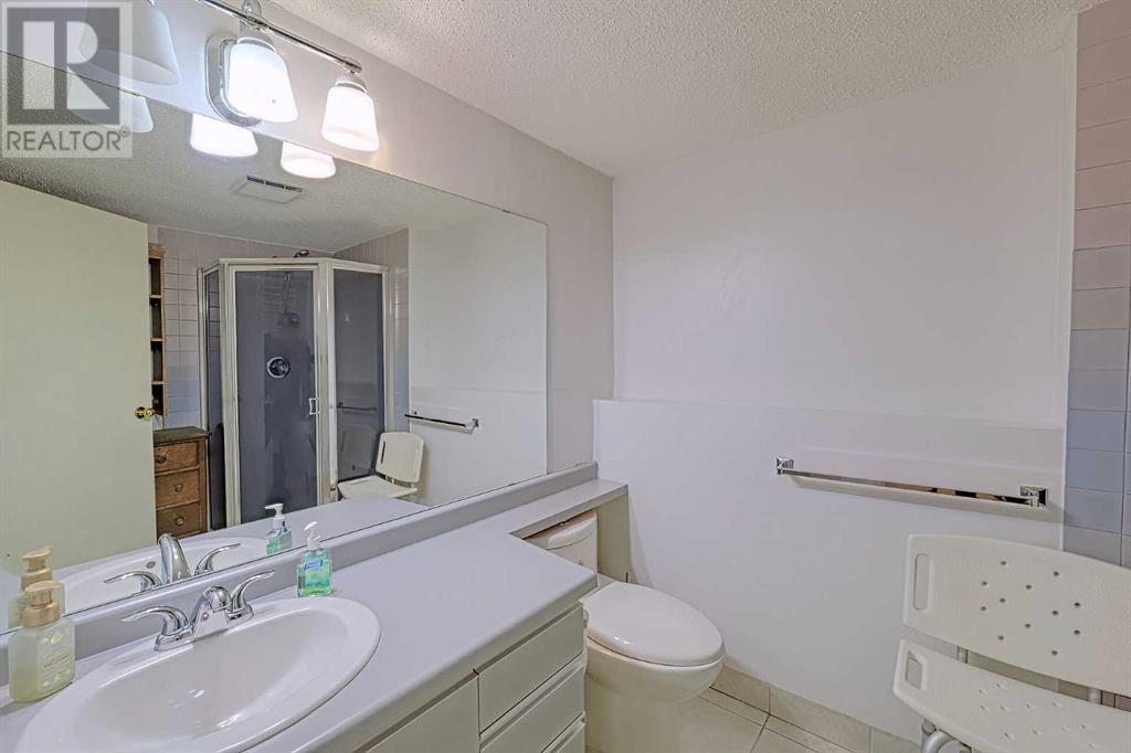 Single Family House 4 Level for Sale in  Bedfield Close NE Beddington Heights Calgary 