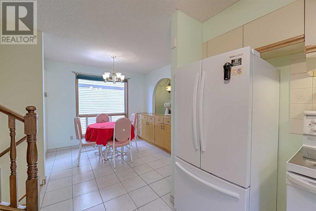 Single Family House 4 Level for Sale in  Bedfield Close NE Beddington Heights Calgary 