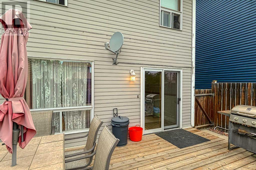Single Family House 4 Level for Sale in  Bedfield Close NE Beddington Heights Calgary 