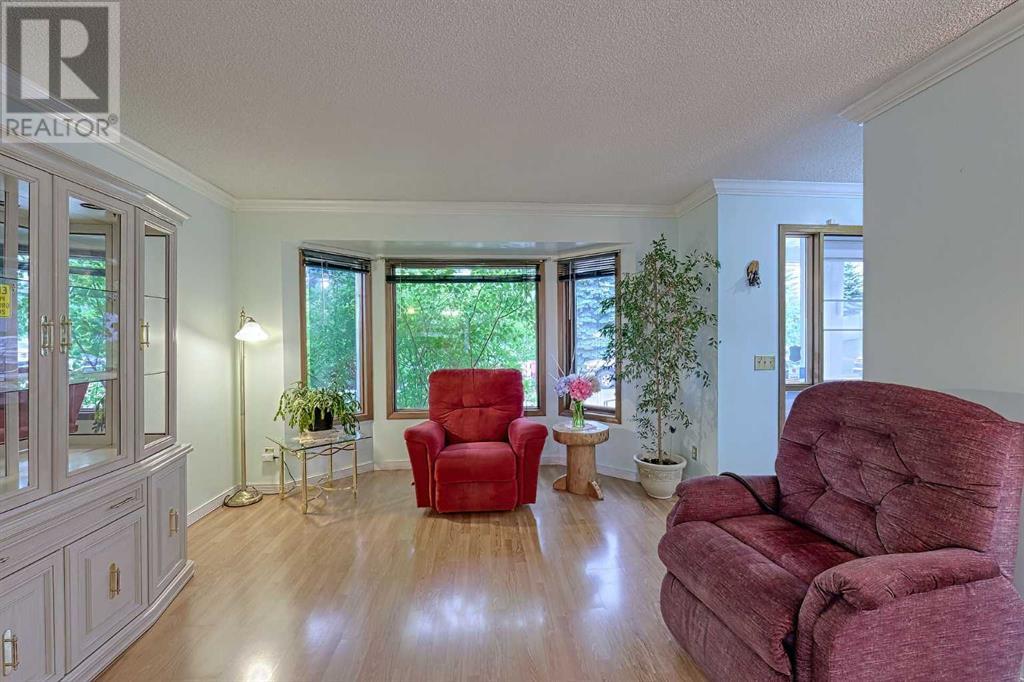 Single Family House 4 Level for Sale in  Bedfield Close NE Beddington Heights Calgary 