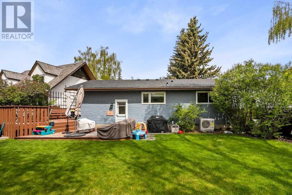 Single Family House Bungalow for Sale in  Oakview Place SW Oakridge Calgary 