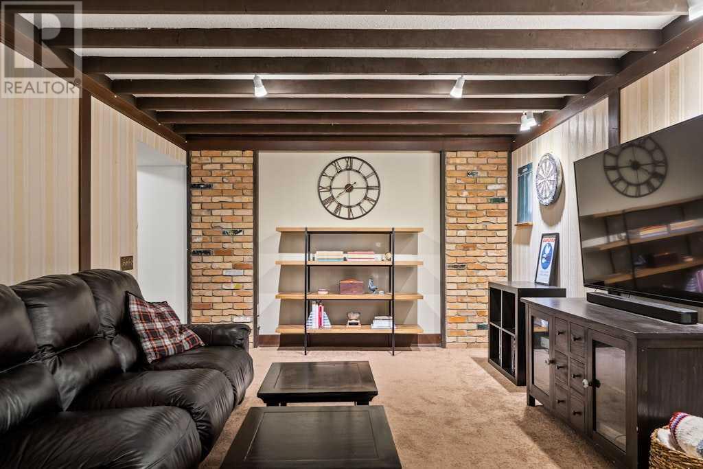 Single Family House Bungalow for Sale in  Oakview Place SW Oakridge Calgary 