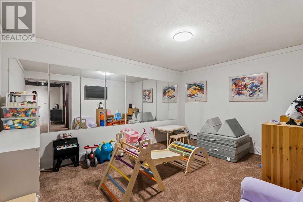 Single Family House Bungalow for Sale in  Oakview Place SW Oakridge Calgary 