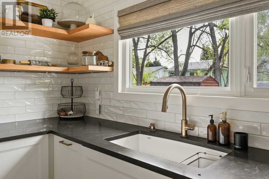 Single Family House Bungalow for Sale in  Oakview Place SW Oakridge Calgary 