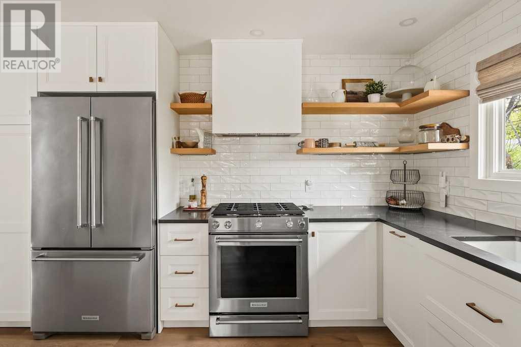 Single Family House Bungalow for Sale in  Oakview Place SW Oakridge Calgary 