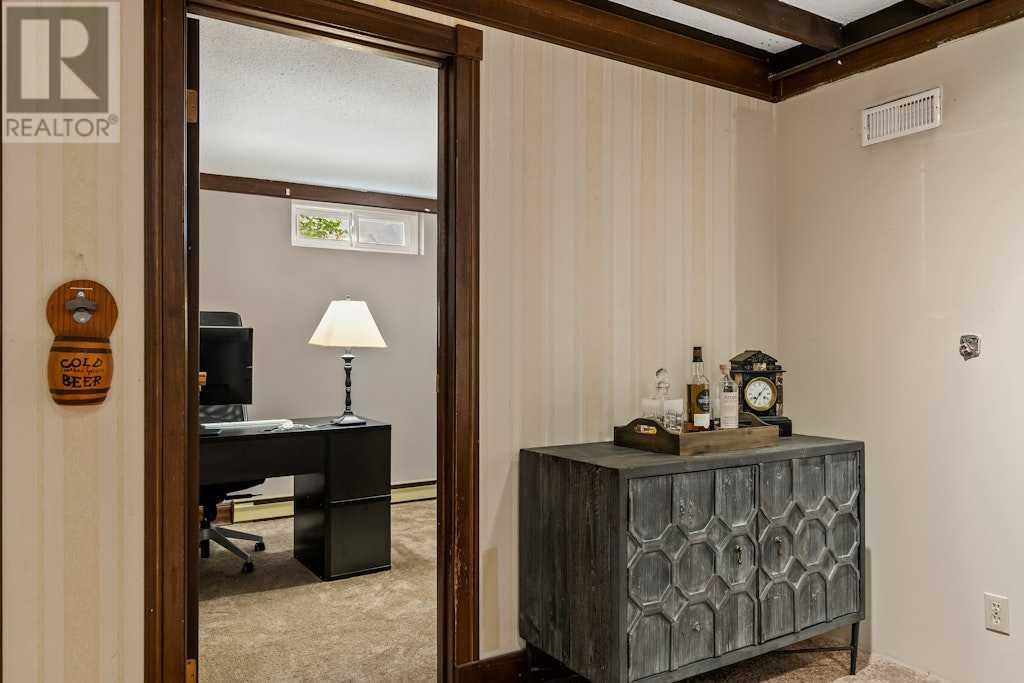 Single Family House Bungalow for Sale in  Oakview Place SW Oakridge Calgary 