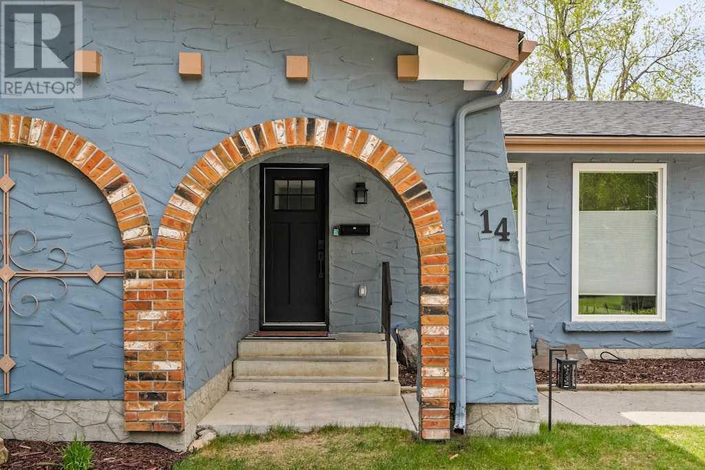 Single Family House Bungalow for Sale in  Oakview Place SW Oakridge Calgary 