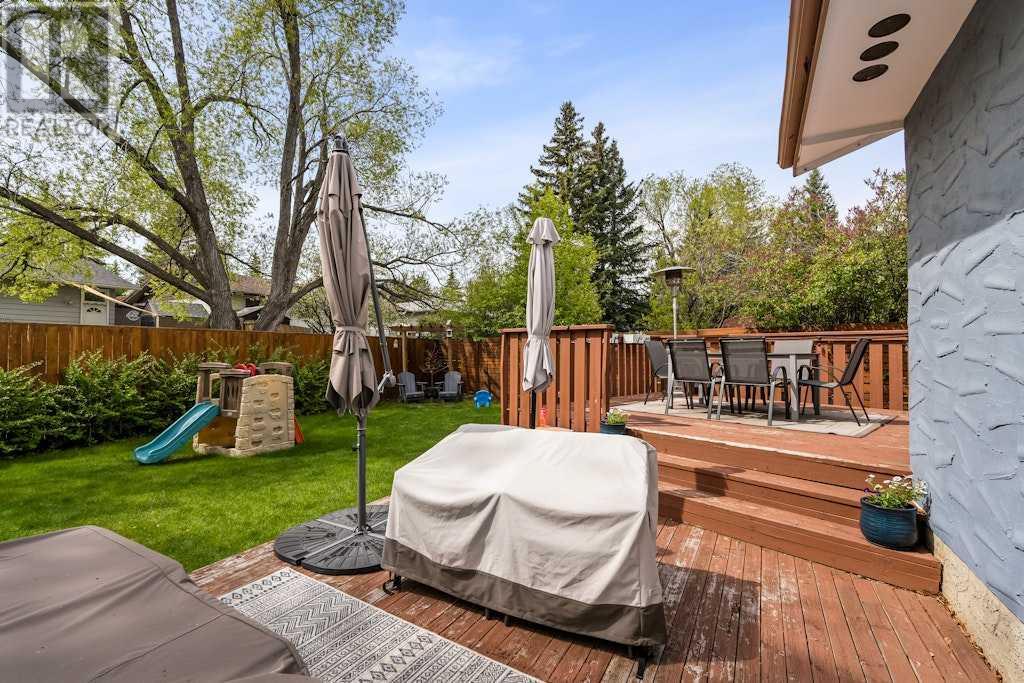 Single Family House Bungalow for Sale in  Oakview Place SW Oakridge Calgary 