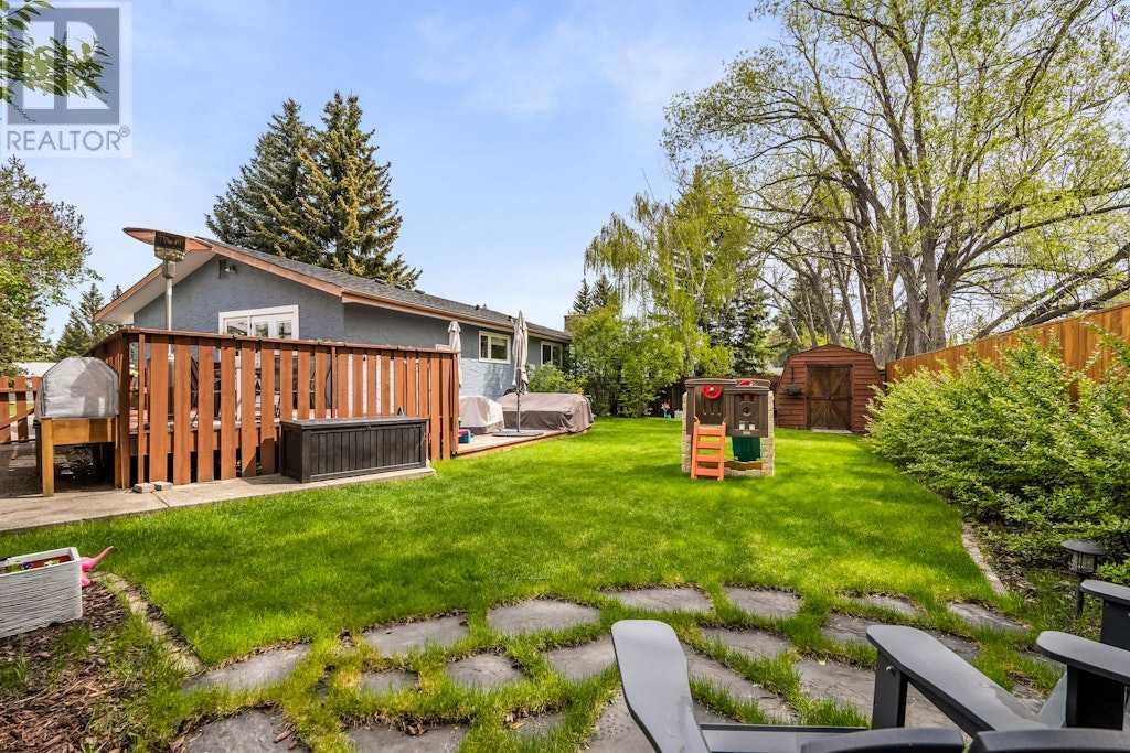 Single Family House Bungalow for Sale in  Oakview Place SW Oakridge Calgary 