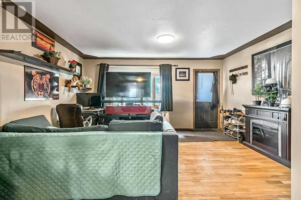 Single Family House Bungalow for Sale in   Avenue NW Montgomery Calgary 