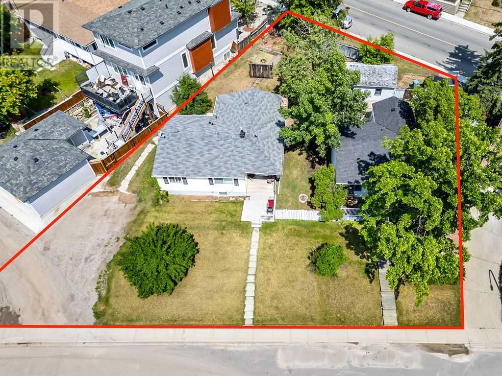 Single Family House Bungalow for Sale in   Avenue NW Montgomery Calgary 
