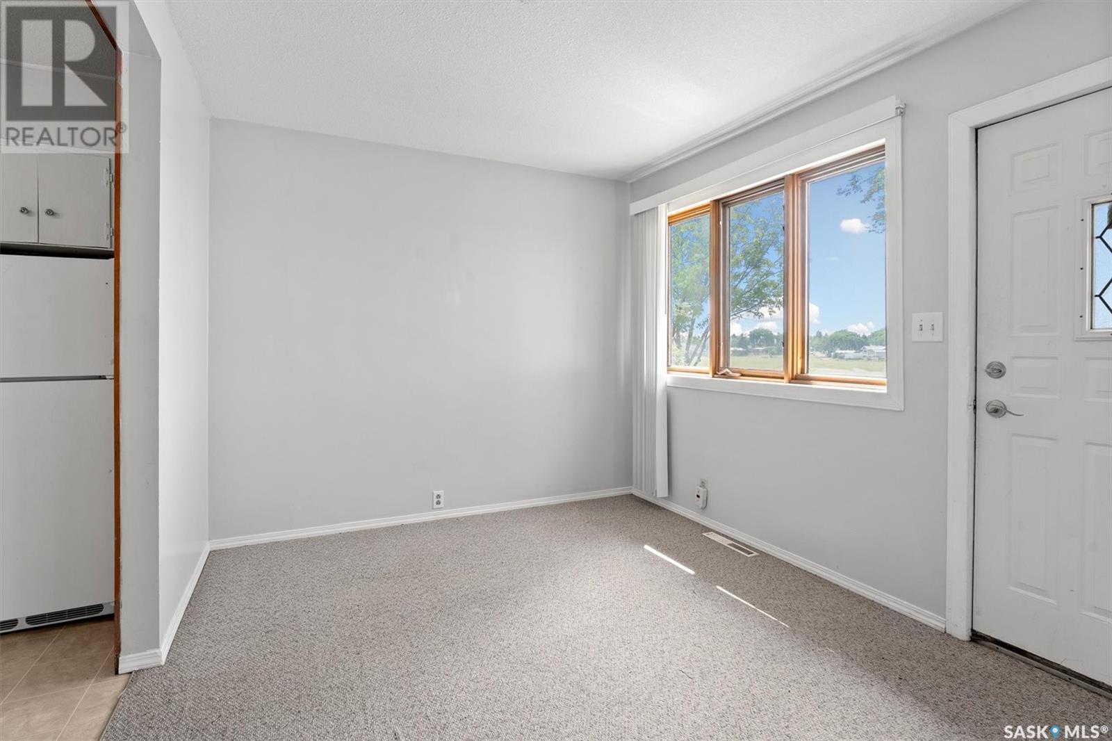 Photo 11 of 1530 I Avenue N, Saskatoon SK