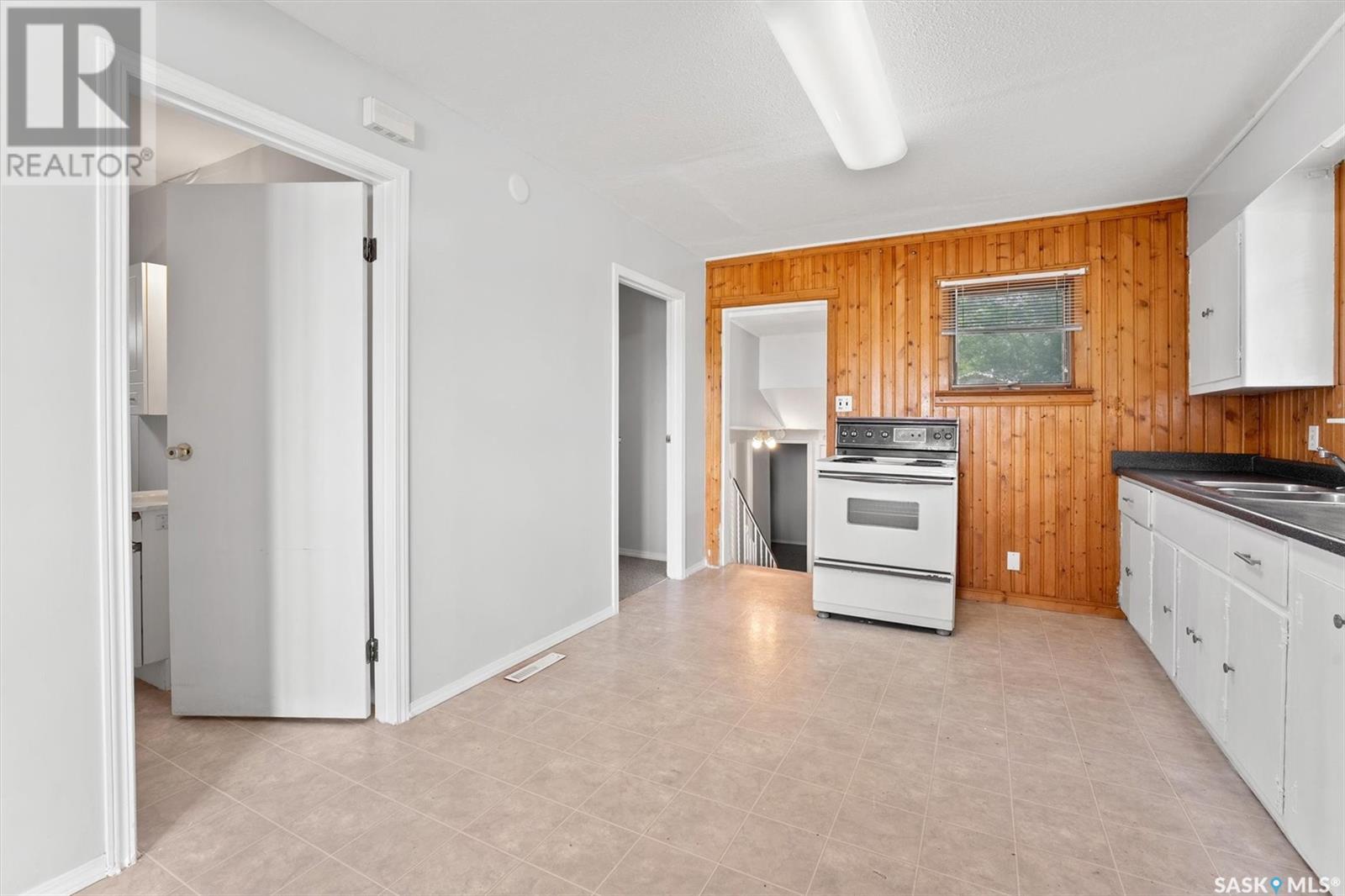 Photo 15 of 1530 I Avenue N, Saskatoon SK