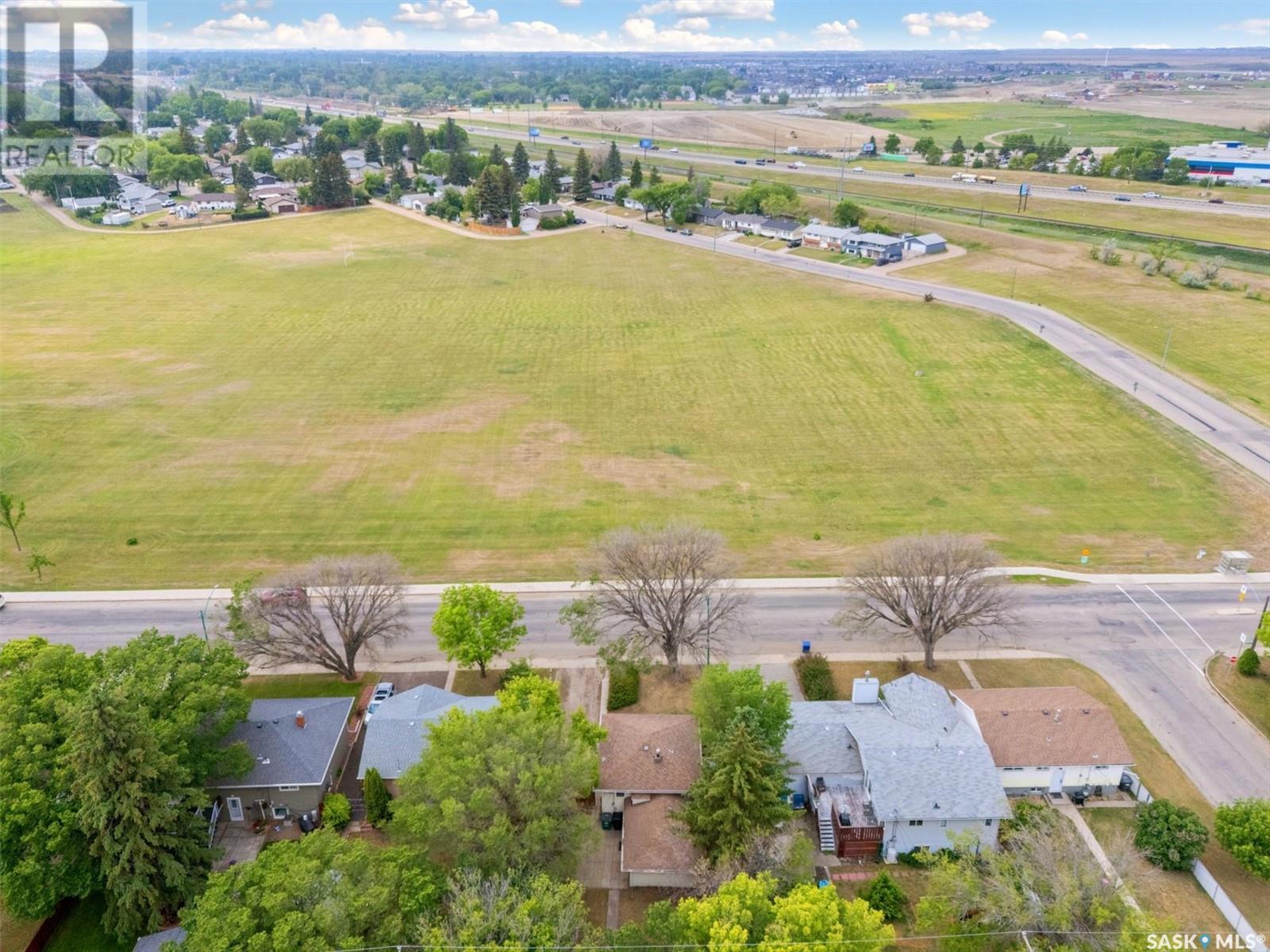 Photo 6 of 1530 I Avenue N, Saskatoon SK