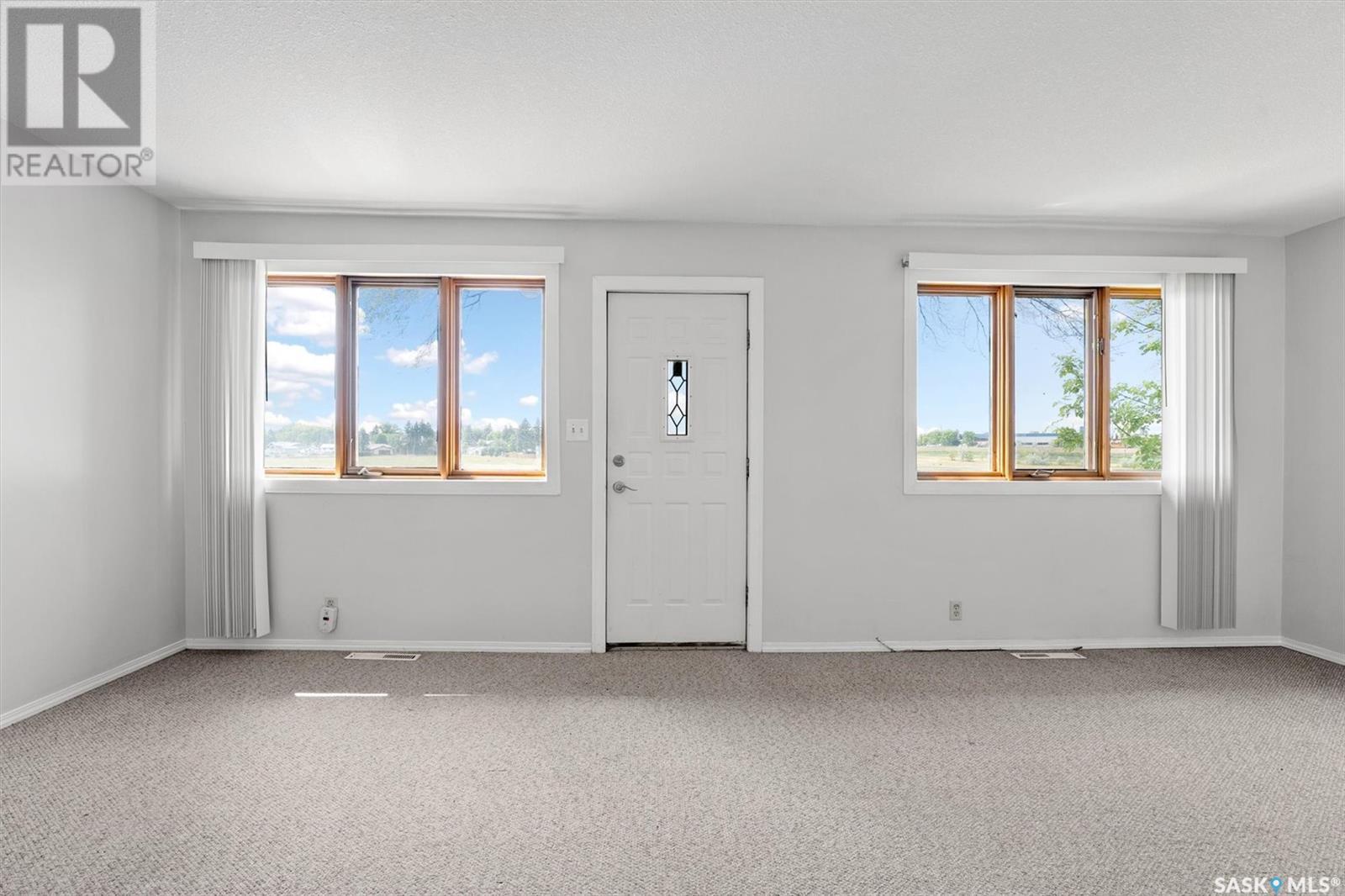 Photo 7 of 1530 I Avenue N, Saskatoon SK