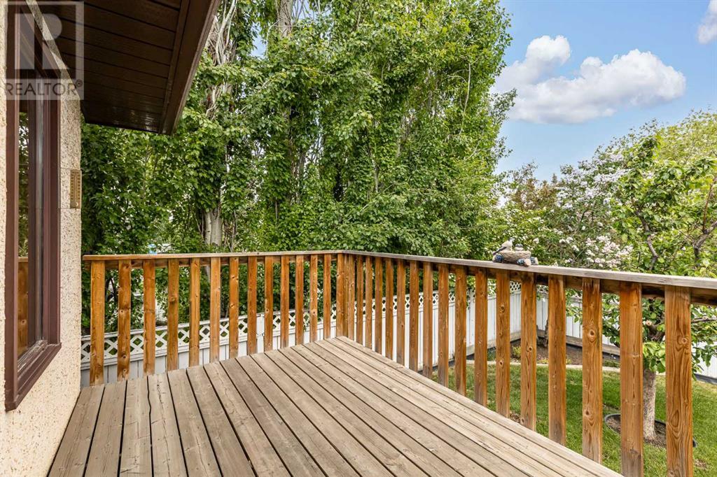 Single Family House Bungalow for Sale in  Sandalwood Close NW Sandstone Valley Calgary 