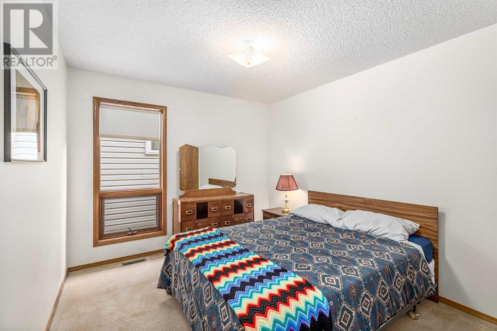 Single Family House Bungalow for Sale in  Sandalwood Close NW Sandstone Valley Calgary 