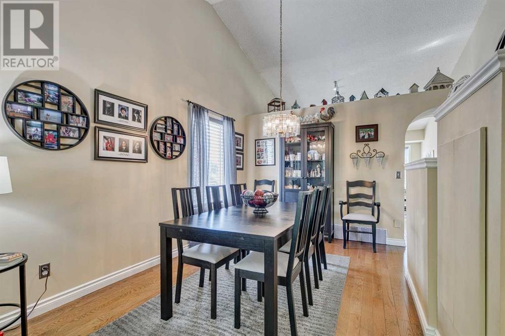 Single Family House 4 Level for Sale in  Shannon Avenue SW Shawnessy Calgary 