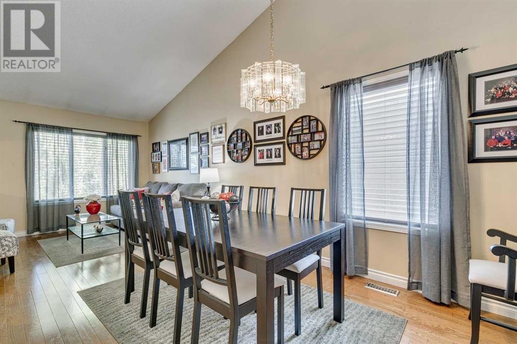 Single Family House 4 Level for Sale in  Shannon Avenue SW Shawnessy Calgary 