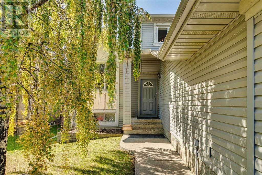 Single Family House 4 Level for Sale in  Shannon Avenue SW Shawnessy Calgary 