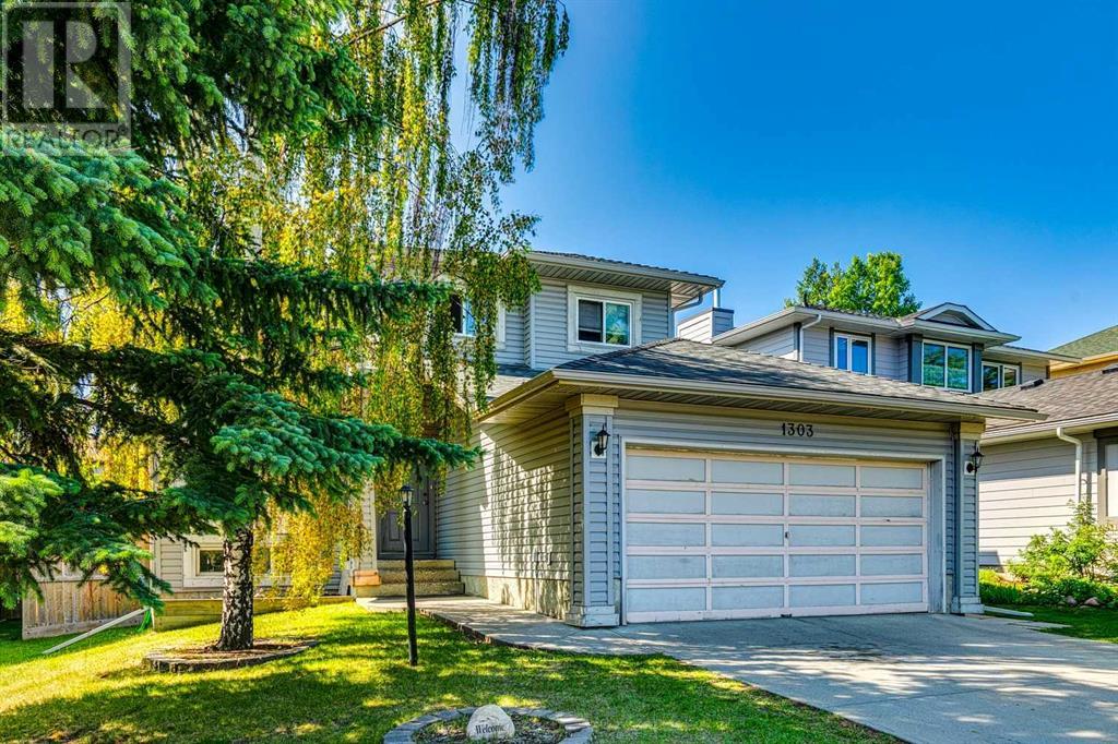 Single Family House 4 Level for Sale in  Shannon Avenue SW Shawnessy Calgary 