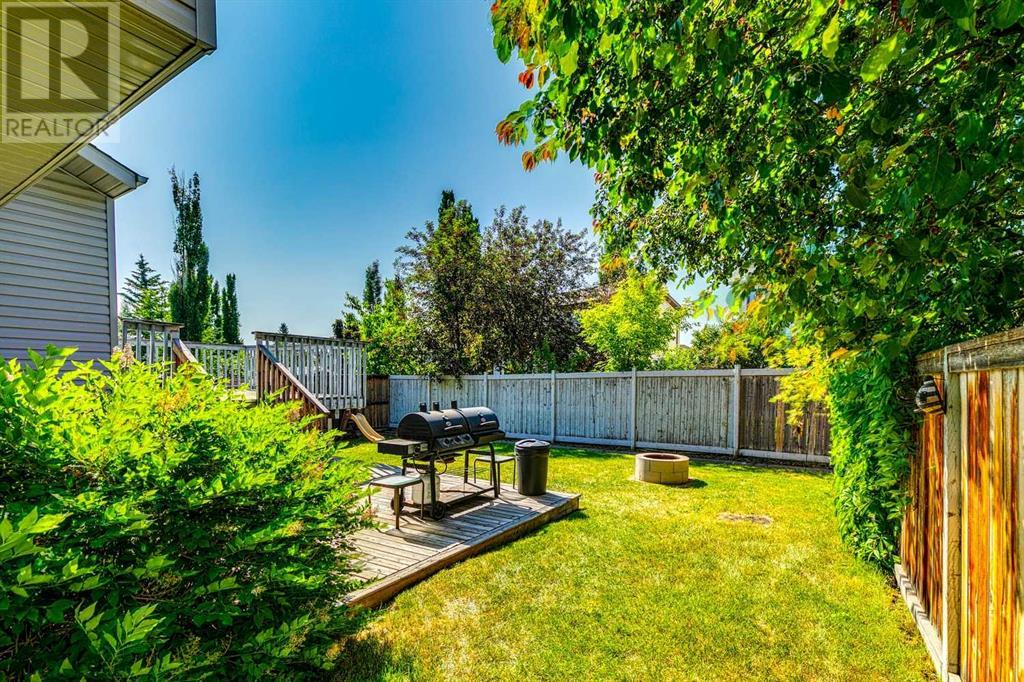 Single Family House 4 Level for Sale in  Shannon Avenue SW Shawnessy Calgary 