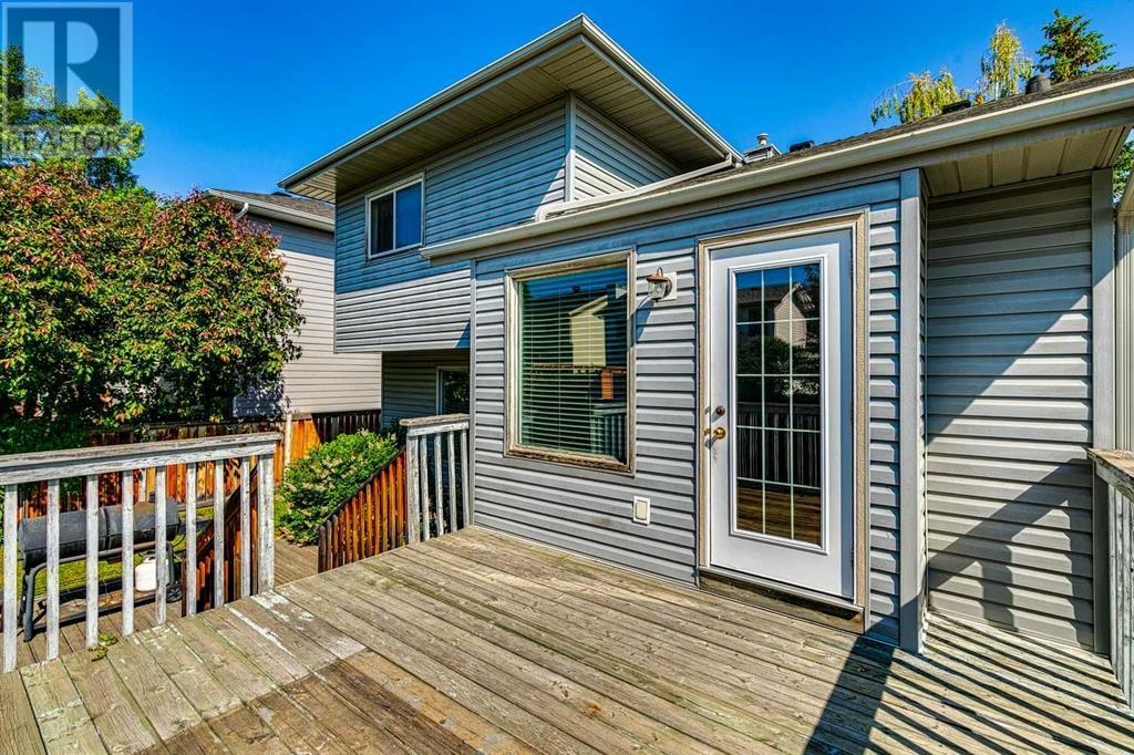 Single Family House 4 Level for Sale in  Shannon Avenue SW Shawnessy Calgary 