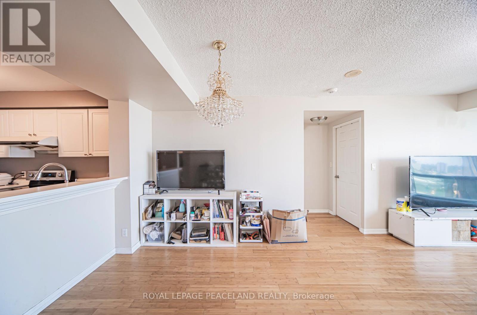 Photo 12 of 1905 1 Lee Centre Drive, Toronto ON