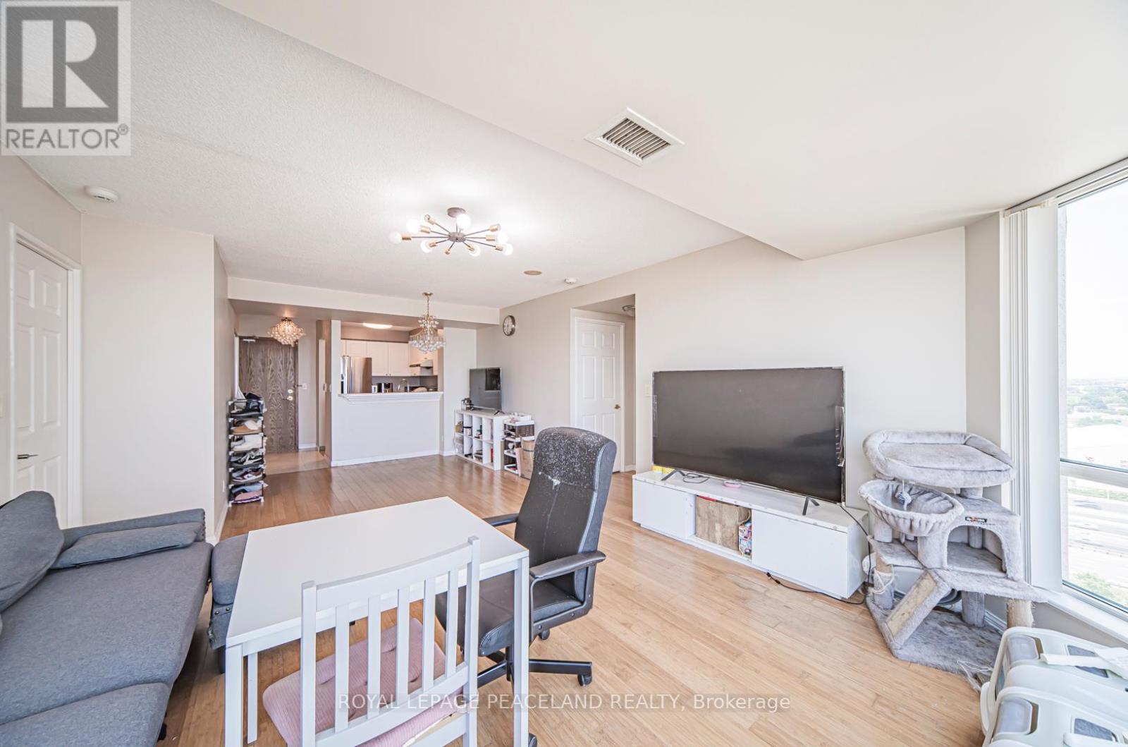 Photo 16 of 1905 1 Lee Centre Drive, Toronto ON