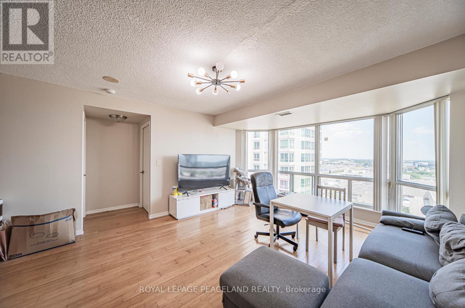 Photo 17 of 1905 1 Lee Centre Drive, Toronto ON
