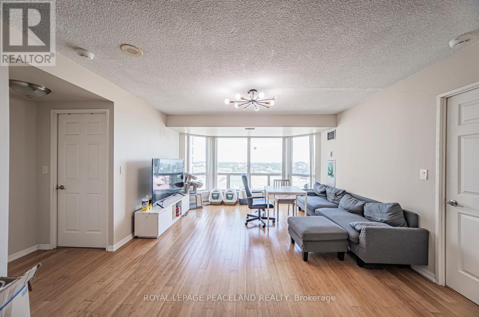 Photo 18 of 1905 1 Lee Centre Drive, Toronto ON