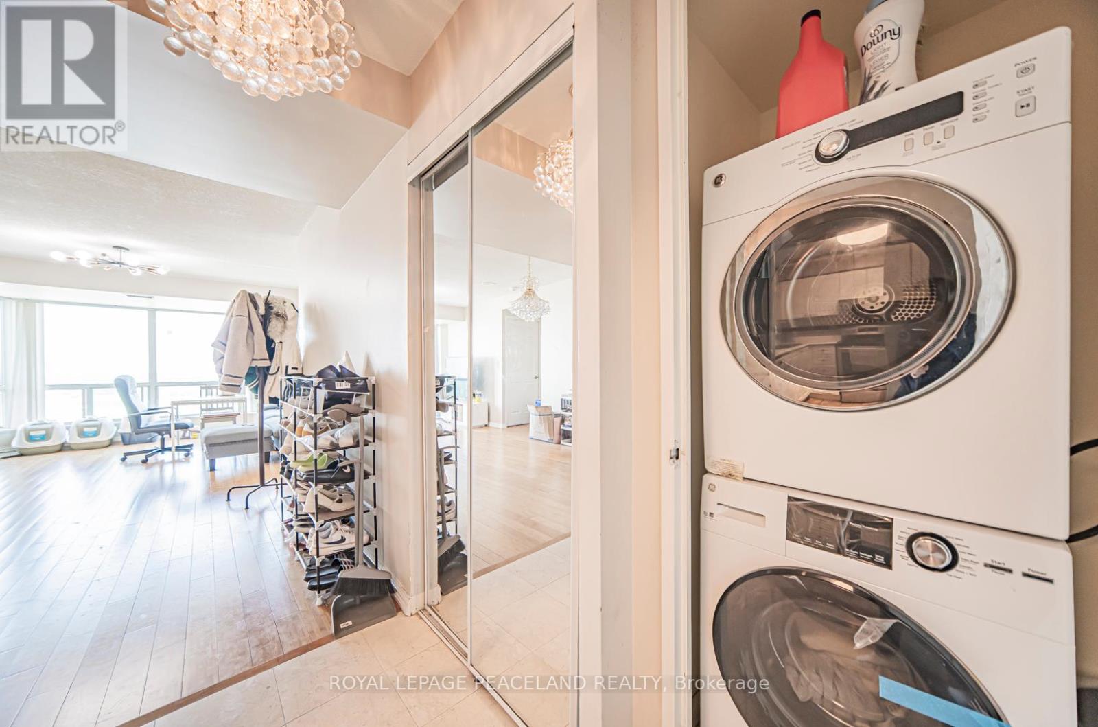 Photo 7 of 1905 1 Lee Centre Drive, Toronto ON